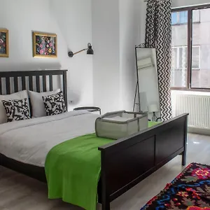 Domus Old Town Retreat Cozy & Appartamento Bucarest
